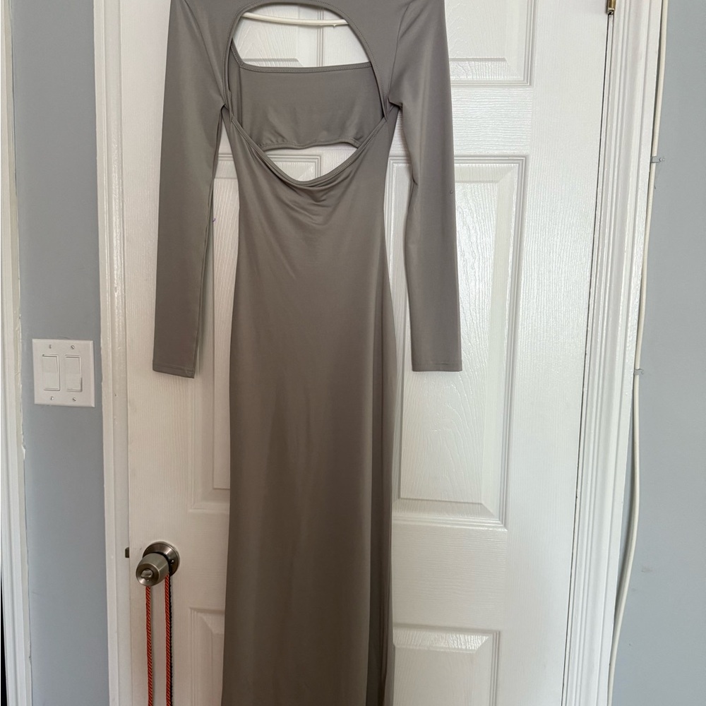 Elegant Gray Long Sleeve Dress